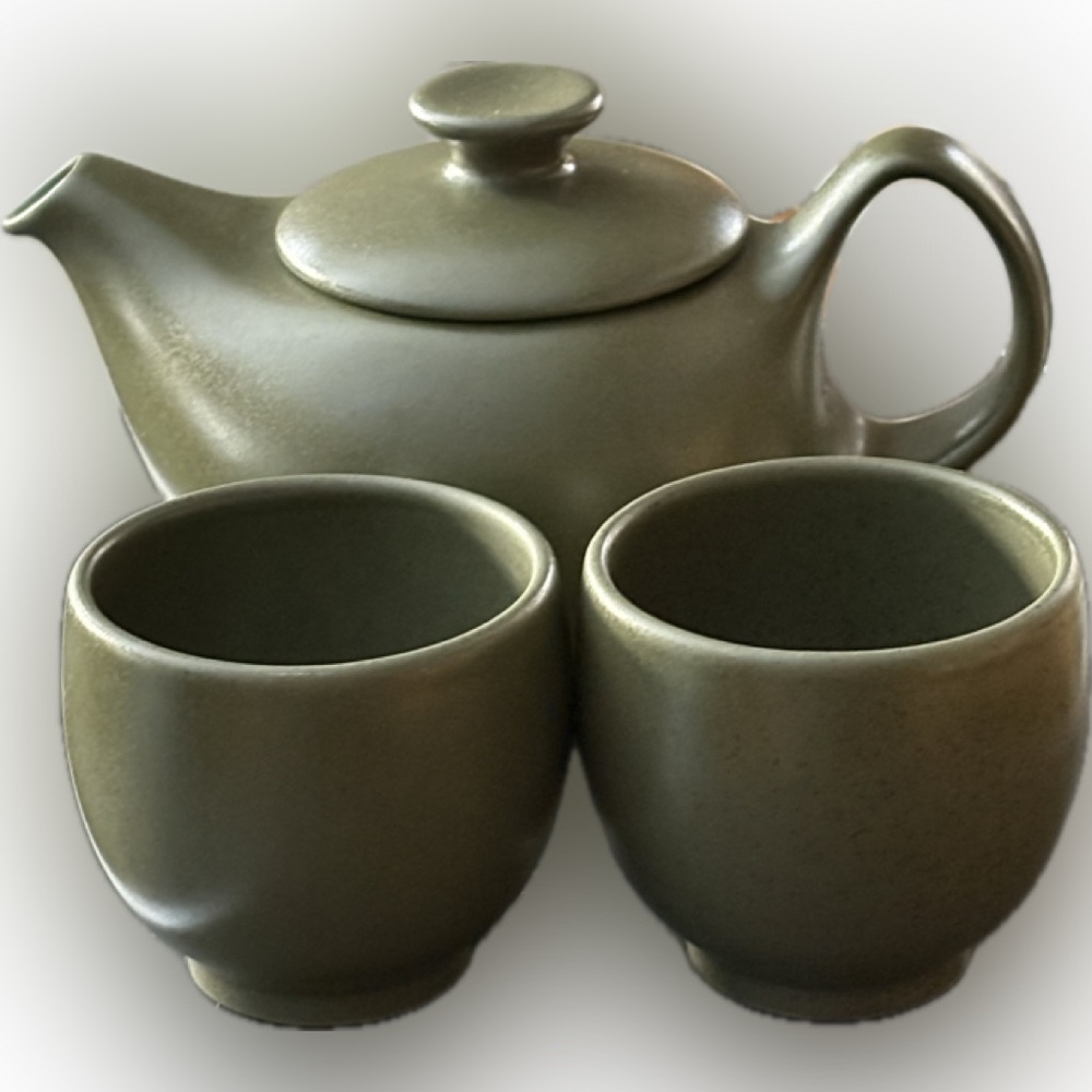 Vintage For Life Teapot and 2 Cups